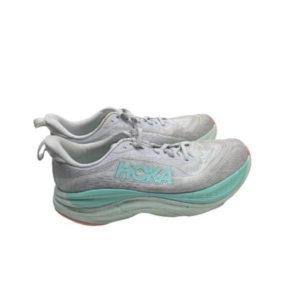 Hoka One One - Picture 1 of 3